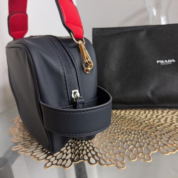 Prada - Picture 4 of 14